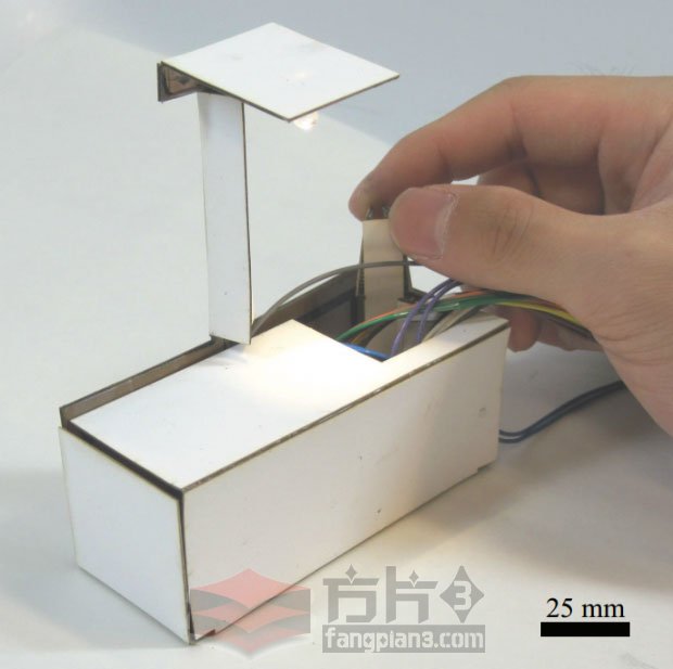 3D打印的自组装机器人台灯
