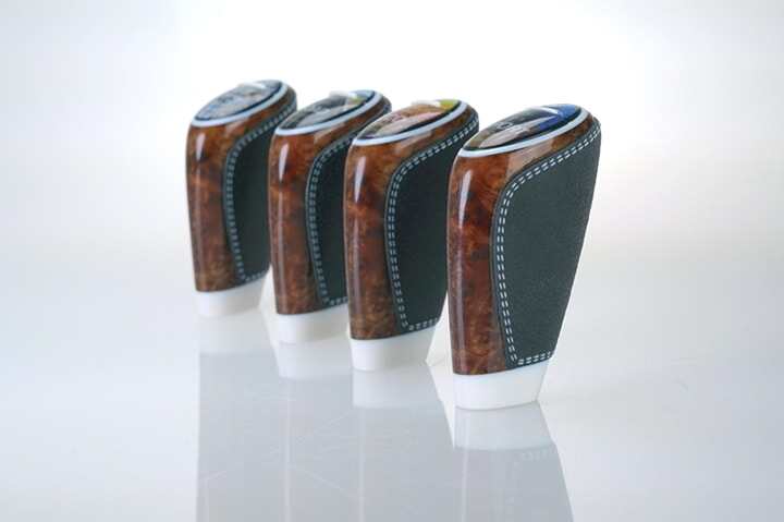 工程師采用工業(yè)3D打印技術(shù)打印重量輕的金屬零件