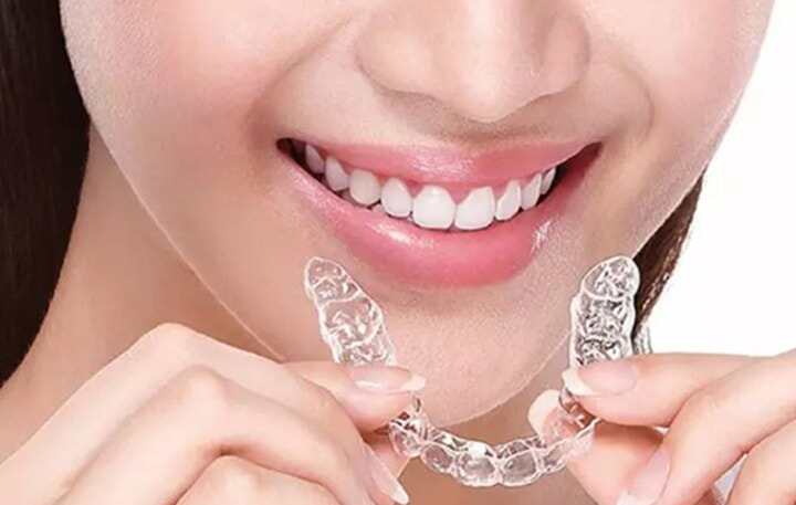 DLP和SLA，哪種光固化3D打印機(jī)更適合隱形牙套的生產(chǎn)?