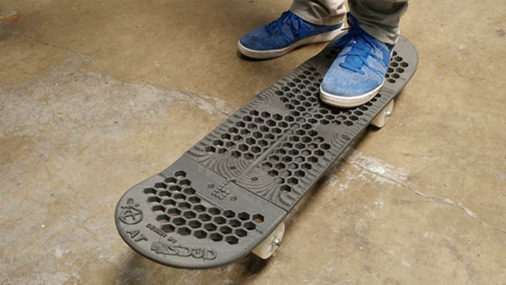 ROBOZE打造出全3D打印滑板，包括轮胎和轴承也是3D打印的