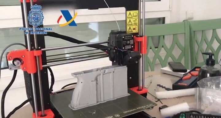 西班牙搗毀3D打印武器作坊 發(fā)現(xiàn)時仍在制作