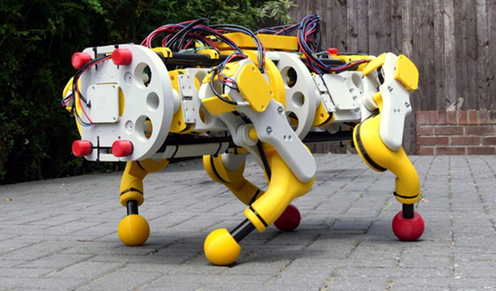 工程师开发开源的3D打印机器狗V3并让它正常工作