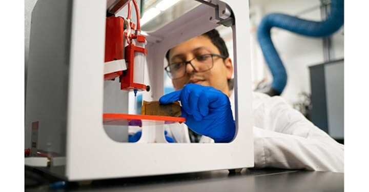 兼具導(dǎo)電和靈活特性的新3D打印材料，可耐彎折3000次