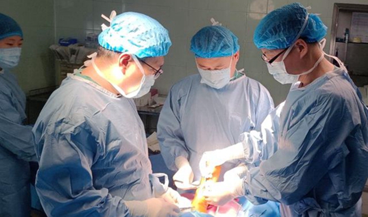 烟台山医院足踝外科完成个性化3D打印全距骨置换术
