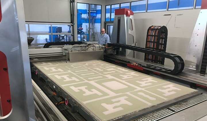 寶馬工廠3D打印大型發(fā)動(dòng)機(jī)氣缸砂芯