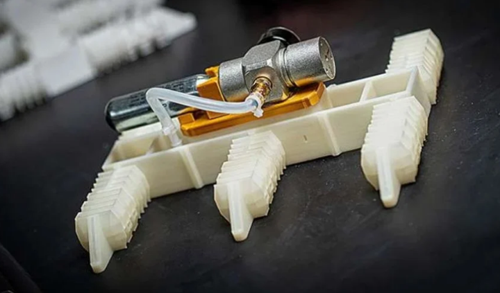 3D打印自主機器人利用壓縮氣體移動